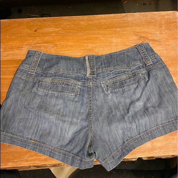 Women’s (junior sz) short - Picture 5 of 7